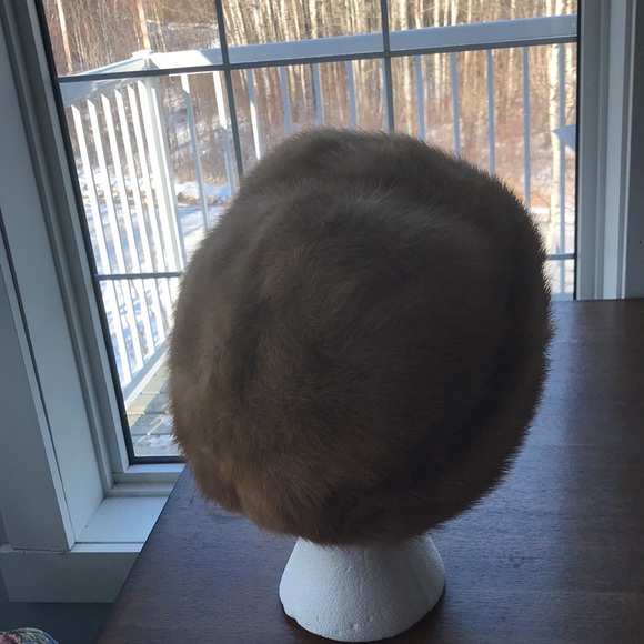 Beautiful vintage real fur hat - Picture 3 of 4